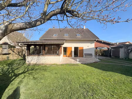 maison 6 pièces de 196 m²