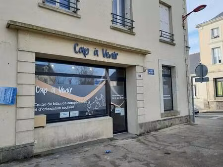 location bureaux et commerces à bécon-les-granits (49370) : à louer / 55m² bécon-les-grani