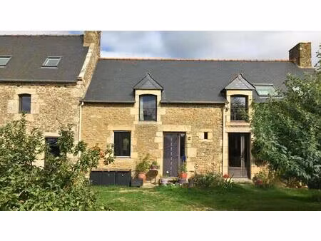 longère en pierre rénovée de 265 m² habitables