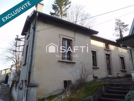 maison bourgeoise de ville  137 m2 habitables  7 pièces  3 niveaux 