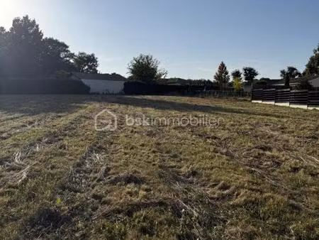superbe terrain constructible plat