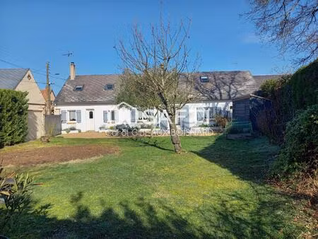 très belle longère rénovée avec 3 chambres et jardin