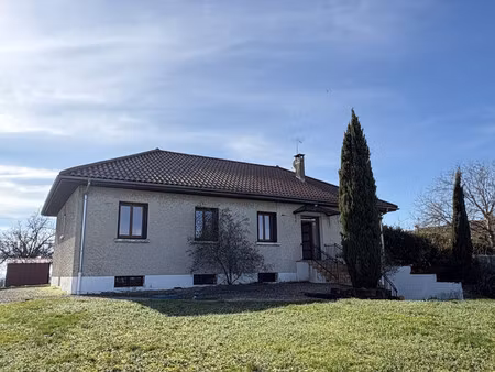 perouges - maison 4 chambres - 126m² - jardin - garage