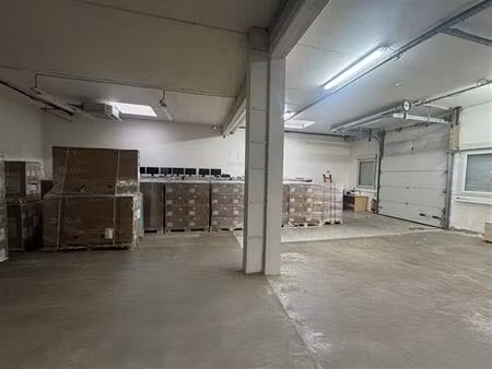 location local d'activités nanterre 752 m²