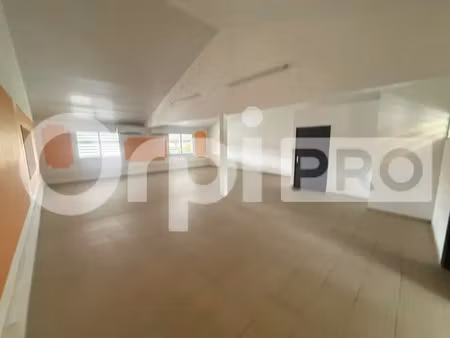 bureau en centre ville slm a louer