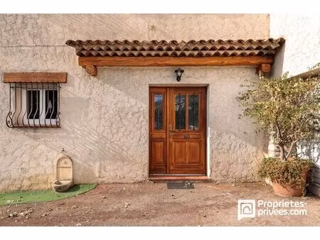 superbe appartement rénové de plain-pied au coeur du village de peymeinade