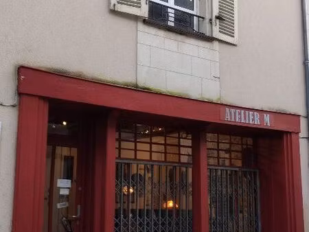 immeuble de 100m² dans le centre historique de la roche posay