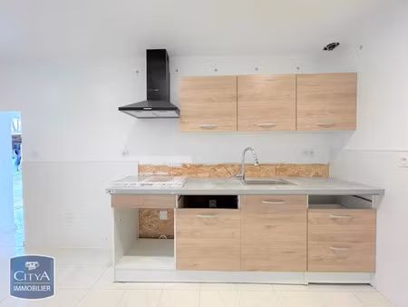 maison à louer 3 pièces 64.41 m² - lussac (33) - 700€