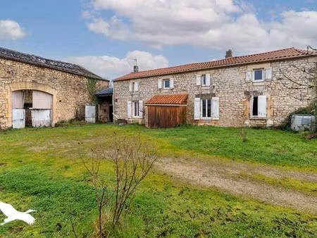 vente maison 6 pièces 158 m² à saint-sornin (16220)  138 320 €