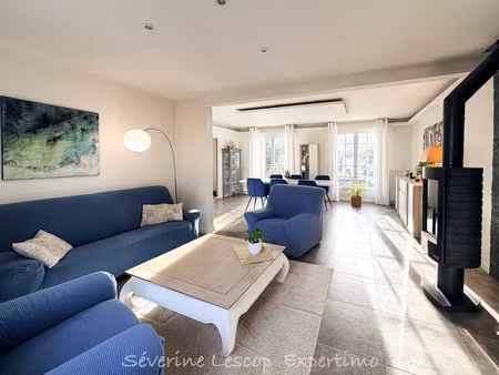 maison familiale aux volumes généreux en centre-ville