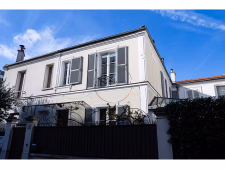 paris 16 – exelmans – jolie maison de ville avec petit jardin – bien rare – dpe c