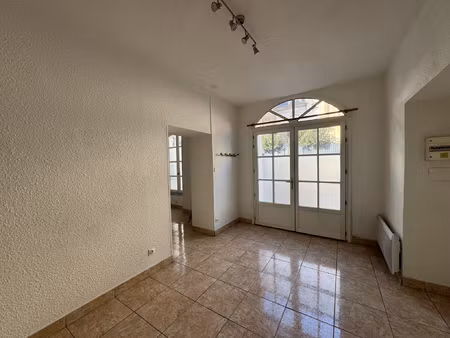 location t2 à coursan