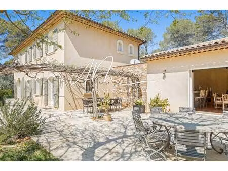 magnifique bastide sur 8000m2 2 pas de la motte