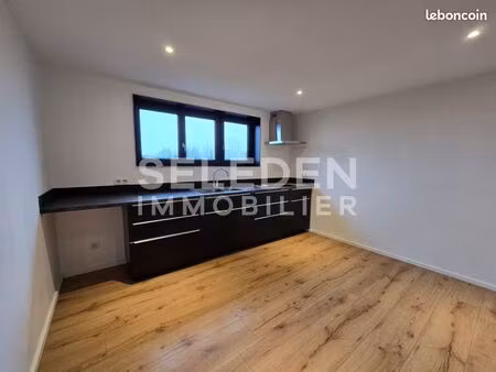 loft/atelier/surface 3 pièces 69 m²