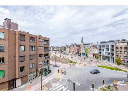 topgelegen 3 slpk appartement met twee terrassen en zicht op de grote markt