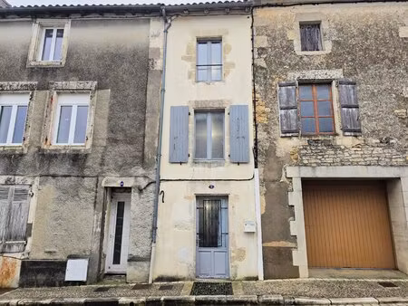 jolie petite maison de ville à ruffec