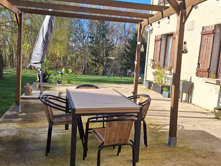 maison 5 pièces 150 m2 env.   terrain 2833 m2  garage