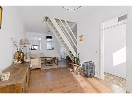 gezellige gerenoveerde woning met 2 slaapkamers en een charmante tuin in schoten!