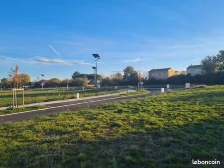 terrain 567 m² rieumes