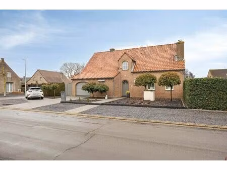 gezellige  instapklare woning met 4 slaapkamers en prachtige tuin te koop in mopertingen  