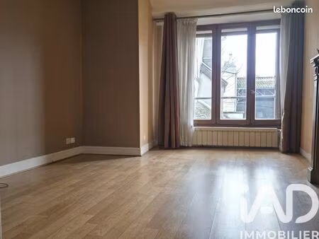 appartement 3 pièces 84 m²