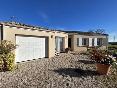 villedoux  maison de plain pied  quatre chambres  confort et luminosité