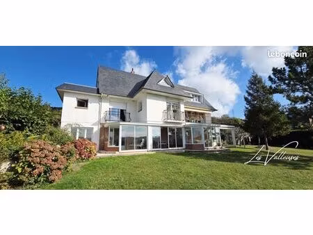 maison 8 pièces 185 m²