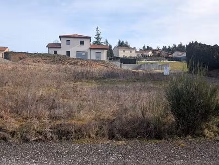 terrain constructible viabilisé 638m