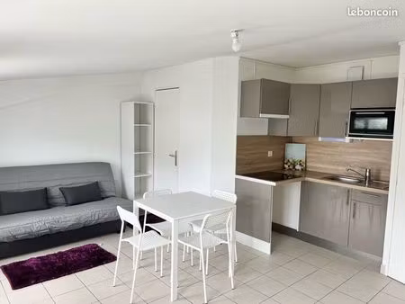 studio meublé et équipé