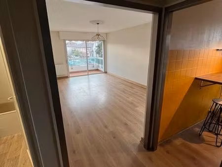 appartement t2 meublé 51m2 parking/cave/proche gare et embarcadère