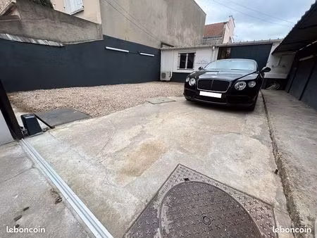 garage 89 000e loyer 876e/mois