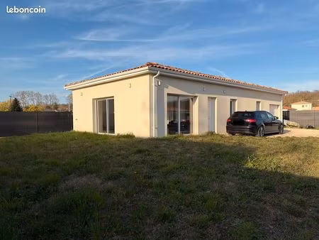maison récente 92 m² – 3 chambres – garage – terrain clôturé
