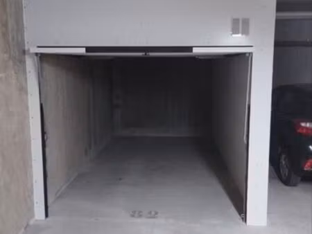 box place de parking sous sol sous surveillance
