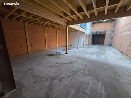 cellule 170170m2 sécurisé pour stockage ou activité