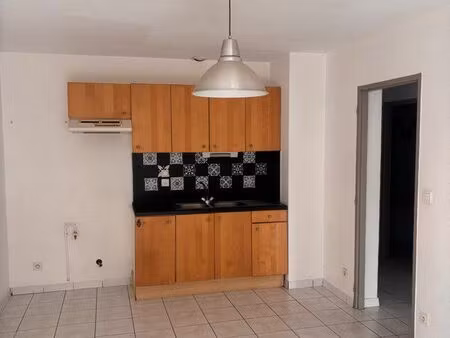 ? appartement t3 – 60 m² – pratz – 400/mois – avec parking