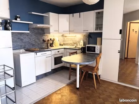 studio meublé 30 m2 avec parking 69003 730 cc