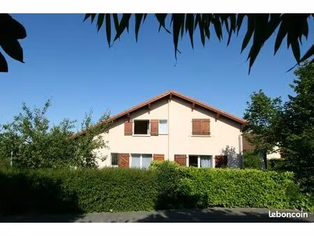 duplex 84m2 avec jardin dans villa mitoyenne