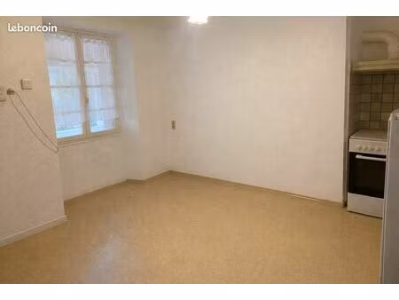 à louer – appartement 3 pièces – 42 m² – centre de gourdon