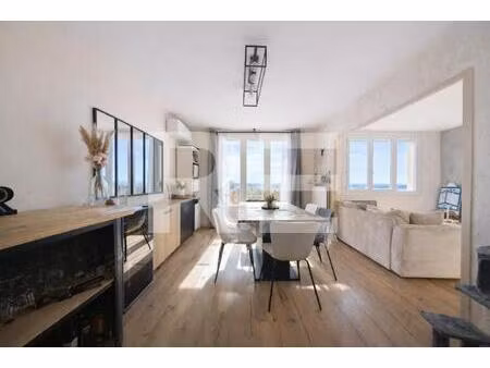 p3 lumineux avec balcon sans vis-à-vis  ascenseur et parking