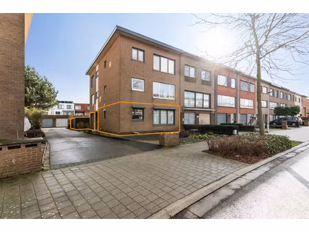 appartement te koop in aartselaar met 2 slaapkamers