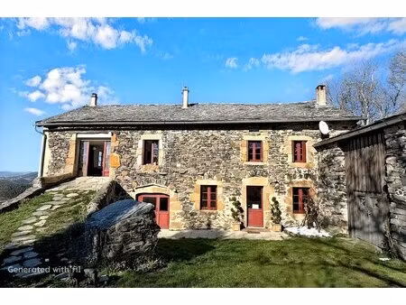 exclusivité – ferme en pierres avec dépendance et vue imprenable