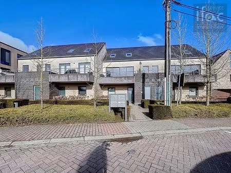 modern duplexappartement met garage en extra staanplaats