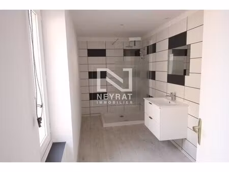 t2 centre ville louhans entierement refait a neuf