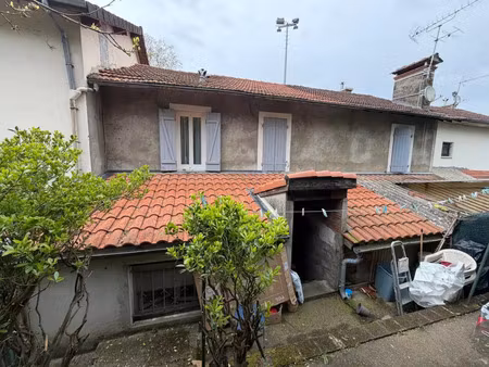 vente immeuble 83 m² saint-sever (40500)