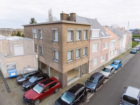 commercieel te koop in sint-niklaas met 4 slaapkamers