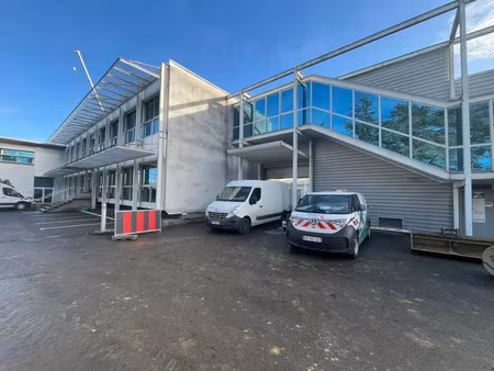 bâtiment de stockage à louer en bail précaire