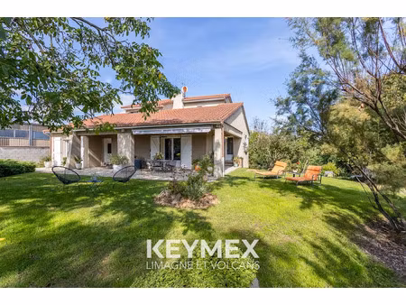 vente maison 8 pièces 210 m² à châtelguyon (63140)  420 000 €