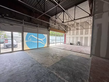 pau secteur facultés - locaux commerciaux 180m²