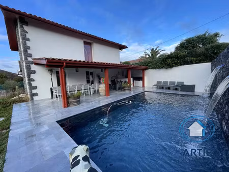 maison contemporaine.