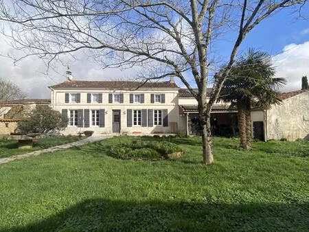 maison de 15 pièces de 177m² à louzignac